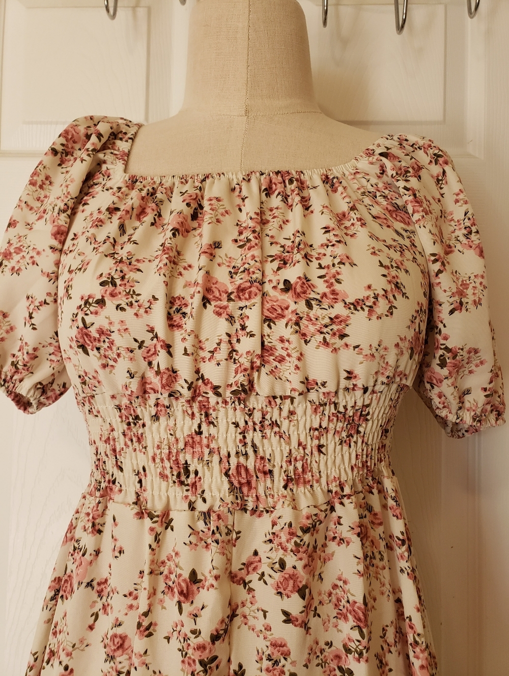 Floral Smocked Midi Dress in Cream and Pink Size Medium - Picture 3 of 3